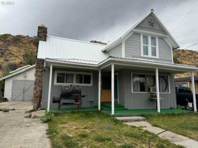 Home For Sale in Baker City, Oregon