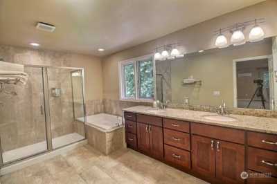 Home For Sale in Issaquah, Washington