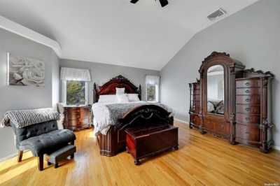 Home For Sale in Mount Sinai, New York