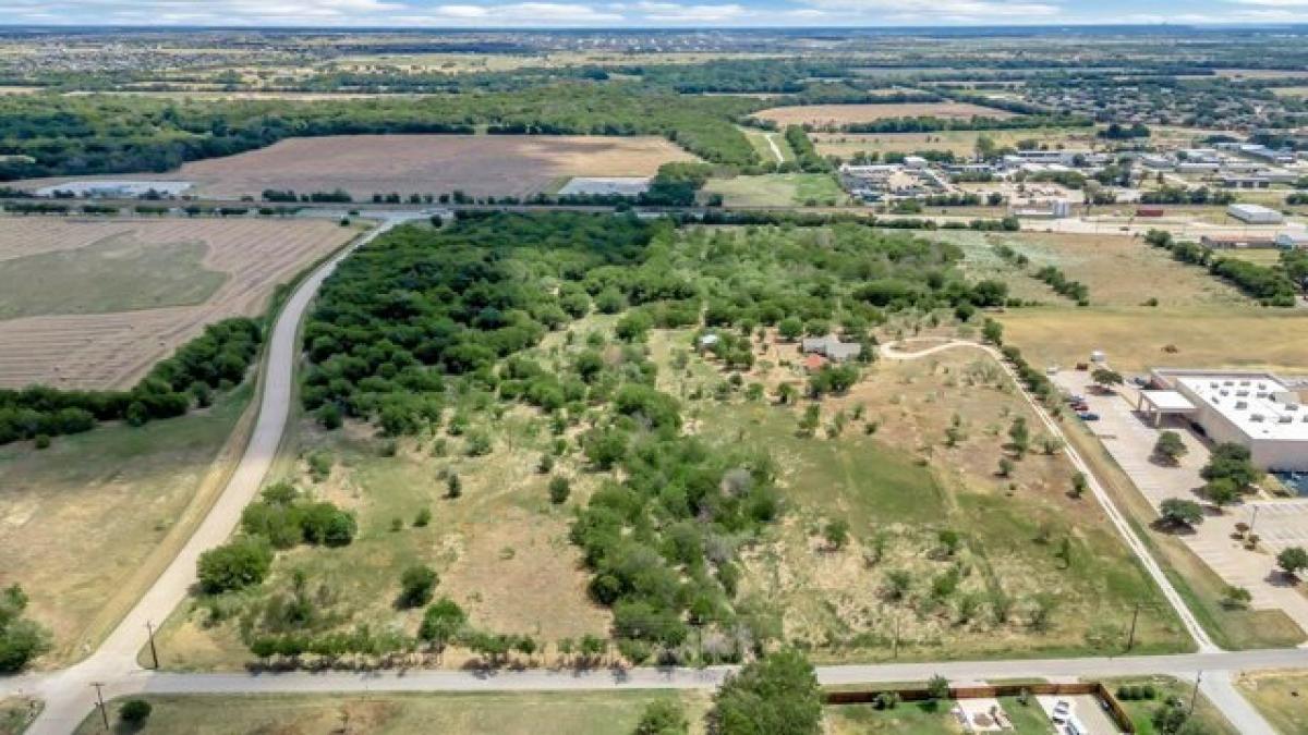 Picture of Home For Sale in Justin, Texas, United States