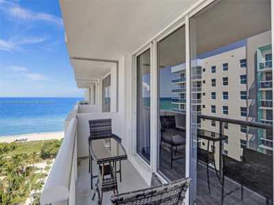 Apartment For Rent in Surfside, Florida