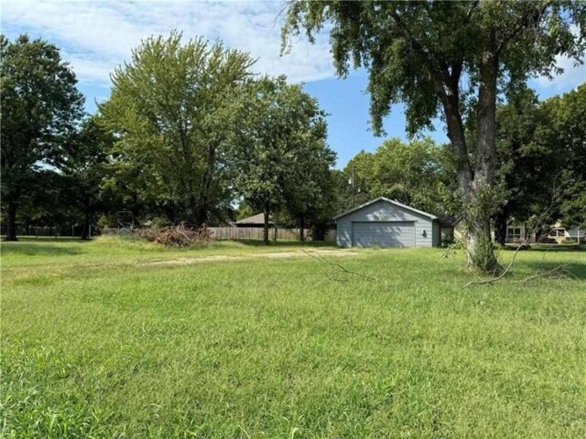 Picture of Residential Land For Sale in Parsons, Kansas, United States