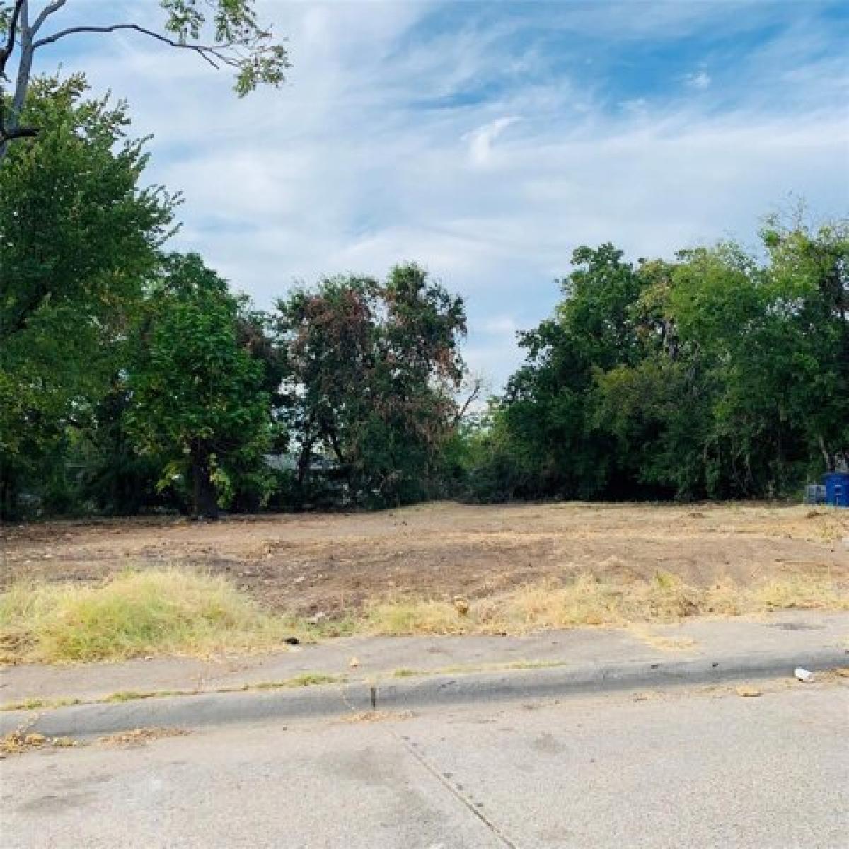 Picture of Residential Land For Sale in Dallas, Texas, United States