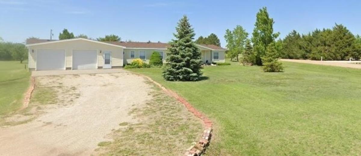 Picture of Home For Sale in Hays, Kansas, United States