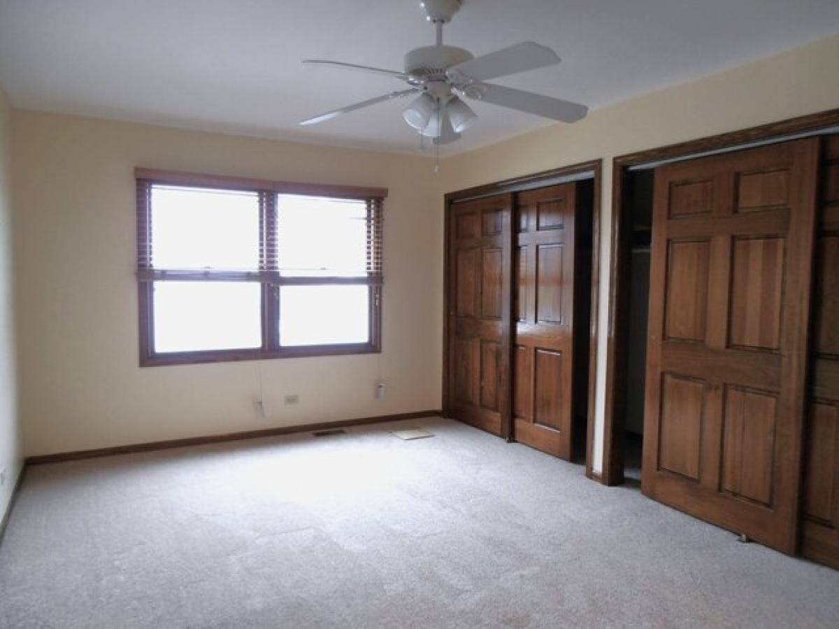 Picture of Home For Rent in Elk Grove Village, Illinois, United States