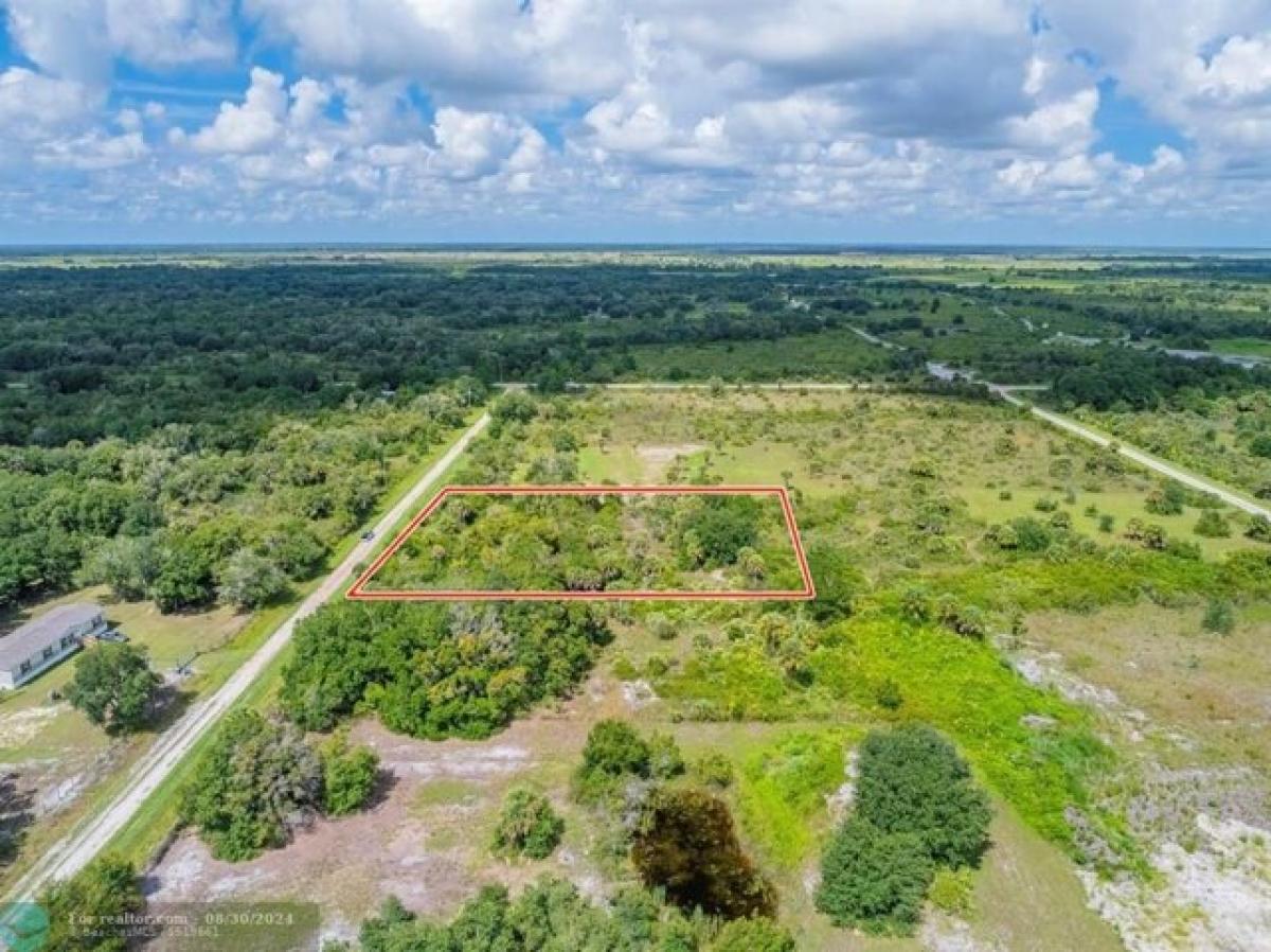 Picture of Residential Land For Sale in Okeechobee, Florida, United States