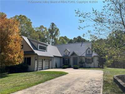 Home For Sale in Scott Depot, West Virginia