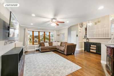 Home For Sale in North Bellmore, New York