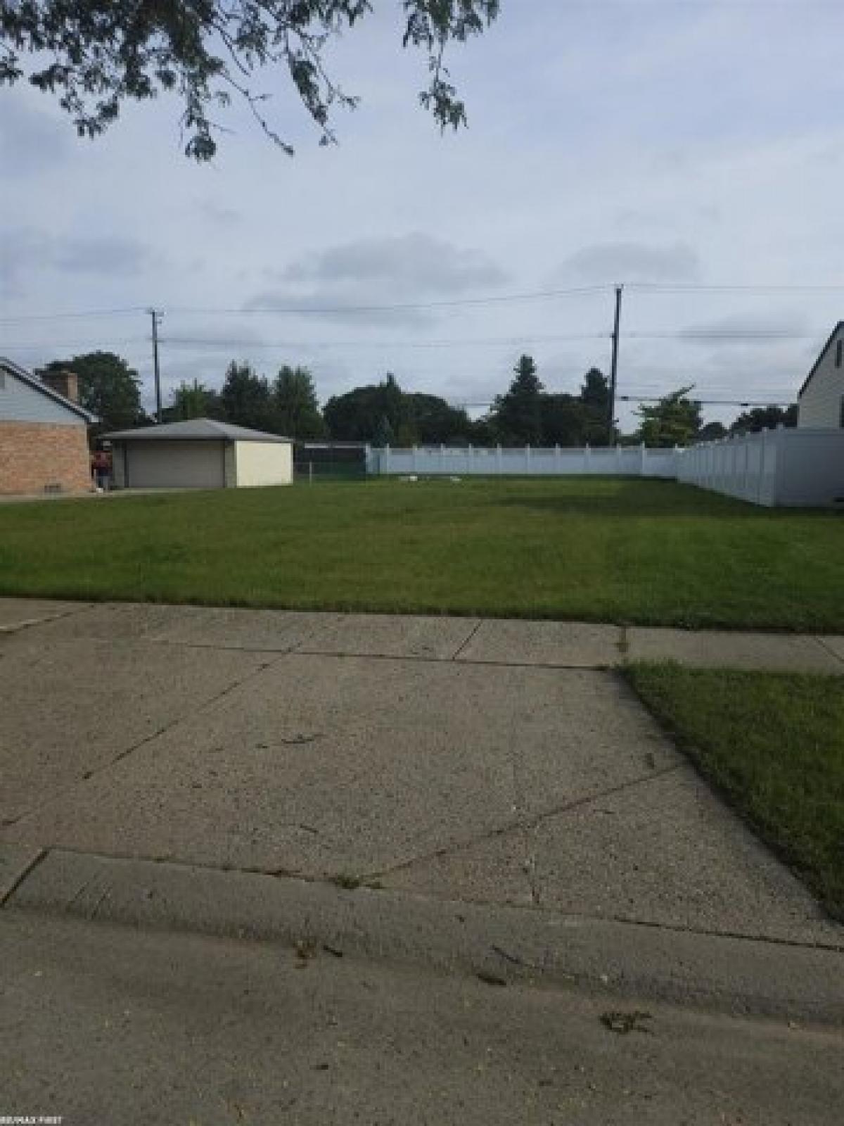 Picture of Residential Land For Sale in Sterling Heights, Michigan, United States