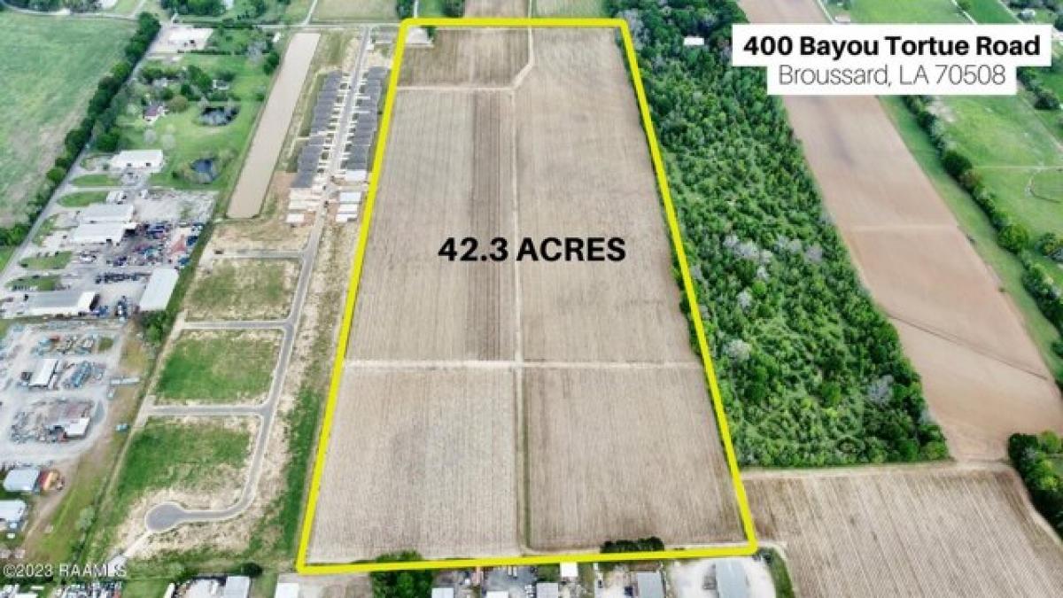 Picture of Residential Land For Sale in Broussard, Louisiana, United States