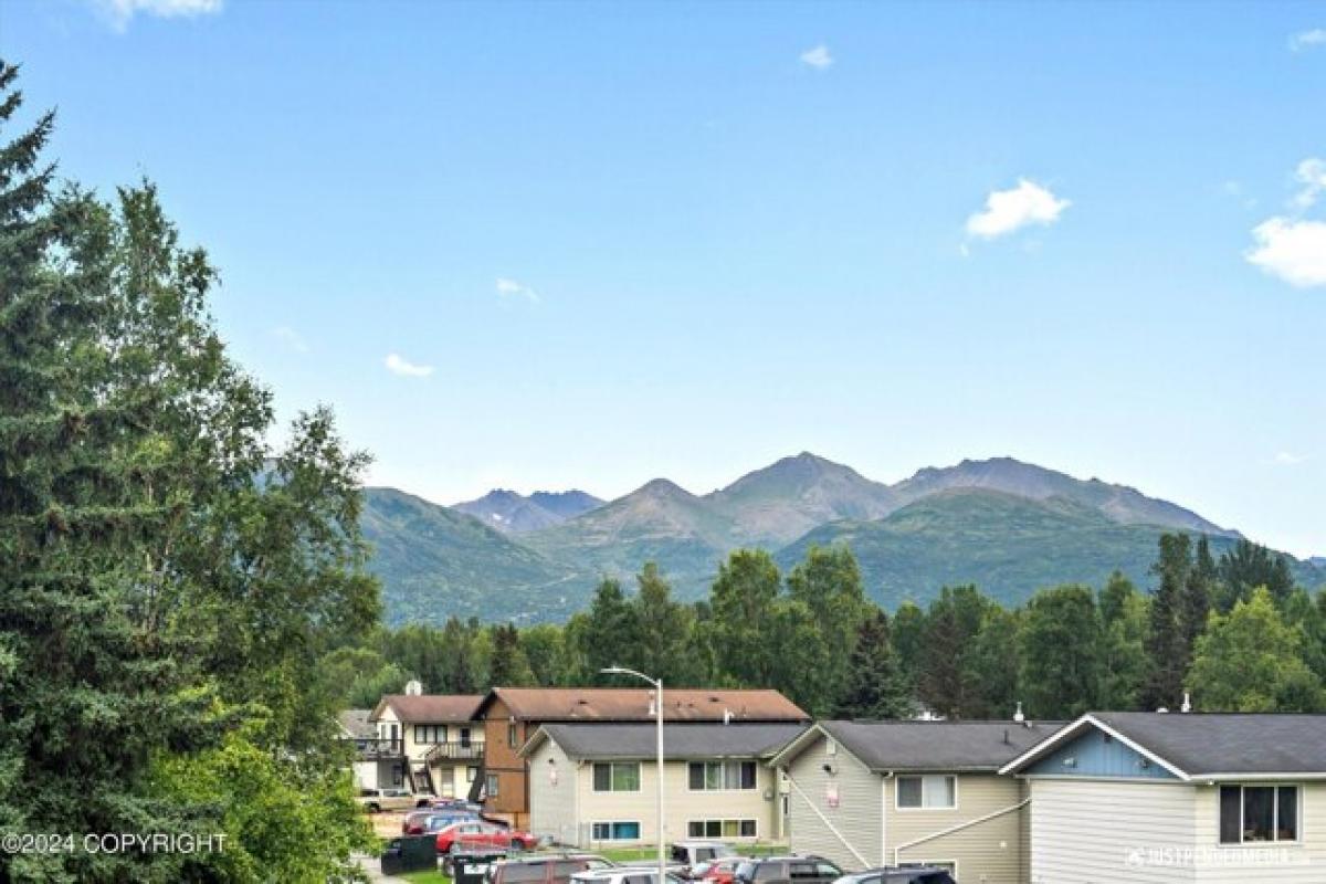 Picture of Home For Sale in Anchorage, Alaska, United States