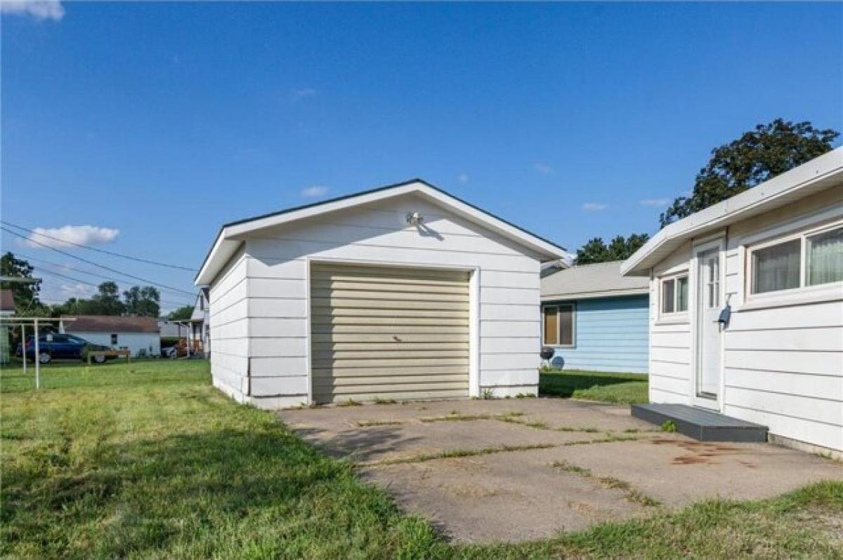 Picture of Home For Sale in Winona, Minnesota, United States