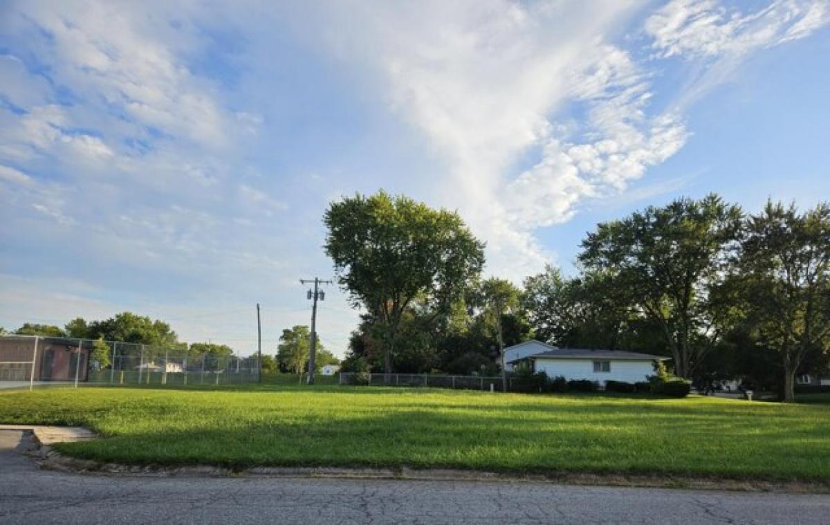 Picture of Residential Land For Sale in Merrillville, Indiana, United States