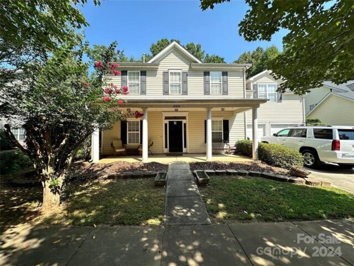 Picture of Home For Sale in Cornelius, North Carolina, United States