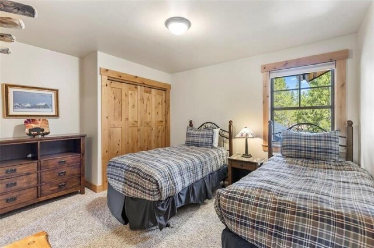 Picture of Home For Sale in Leadville, Colorado, United States