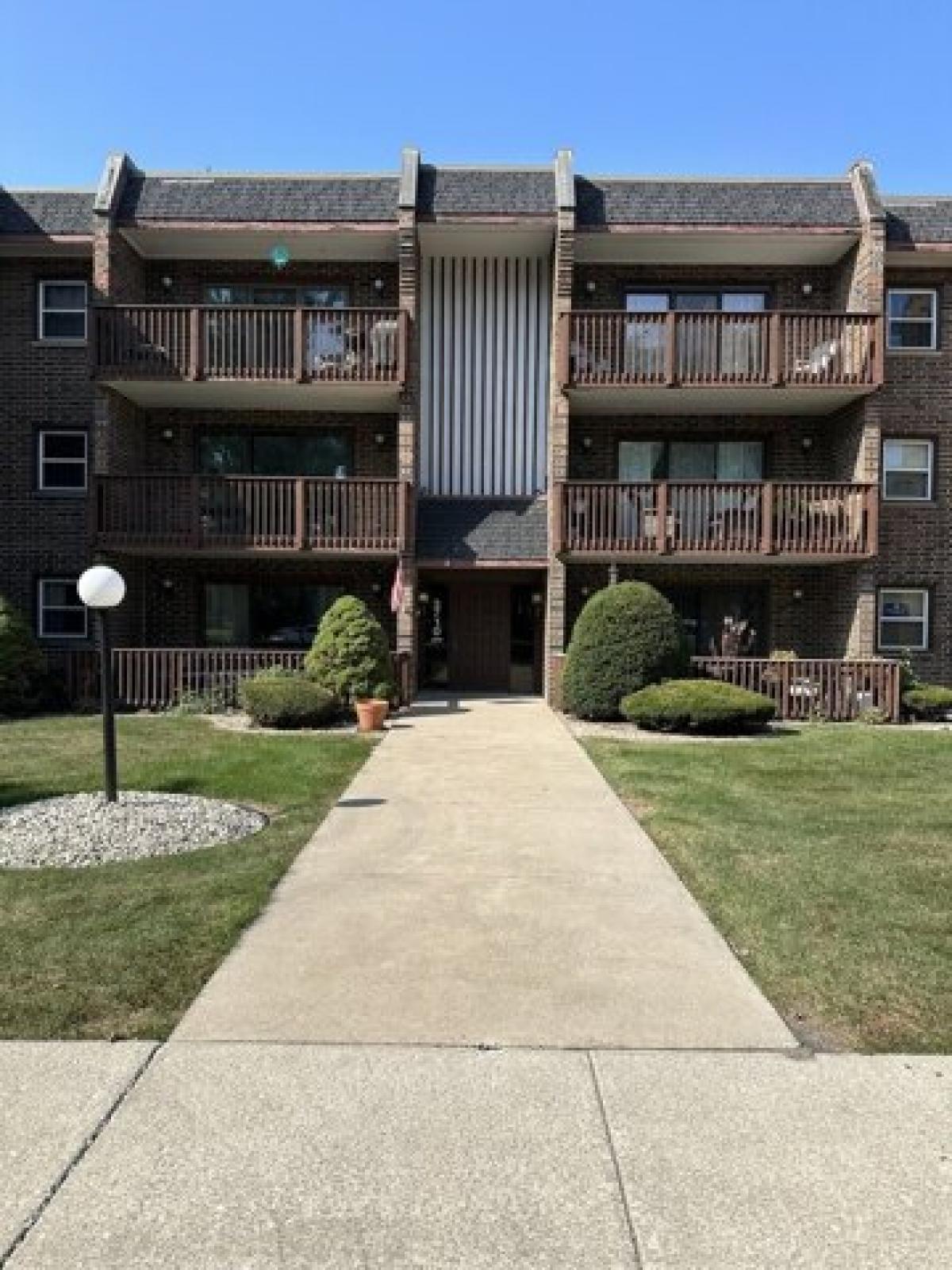 Picture of Home For Sale in Matteson, Illinois, United States