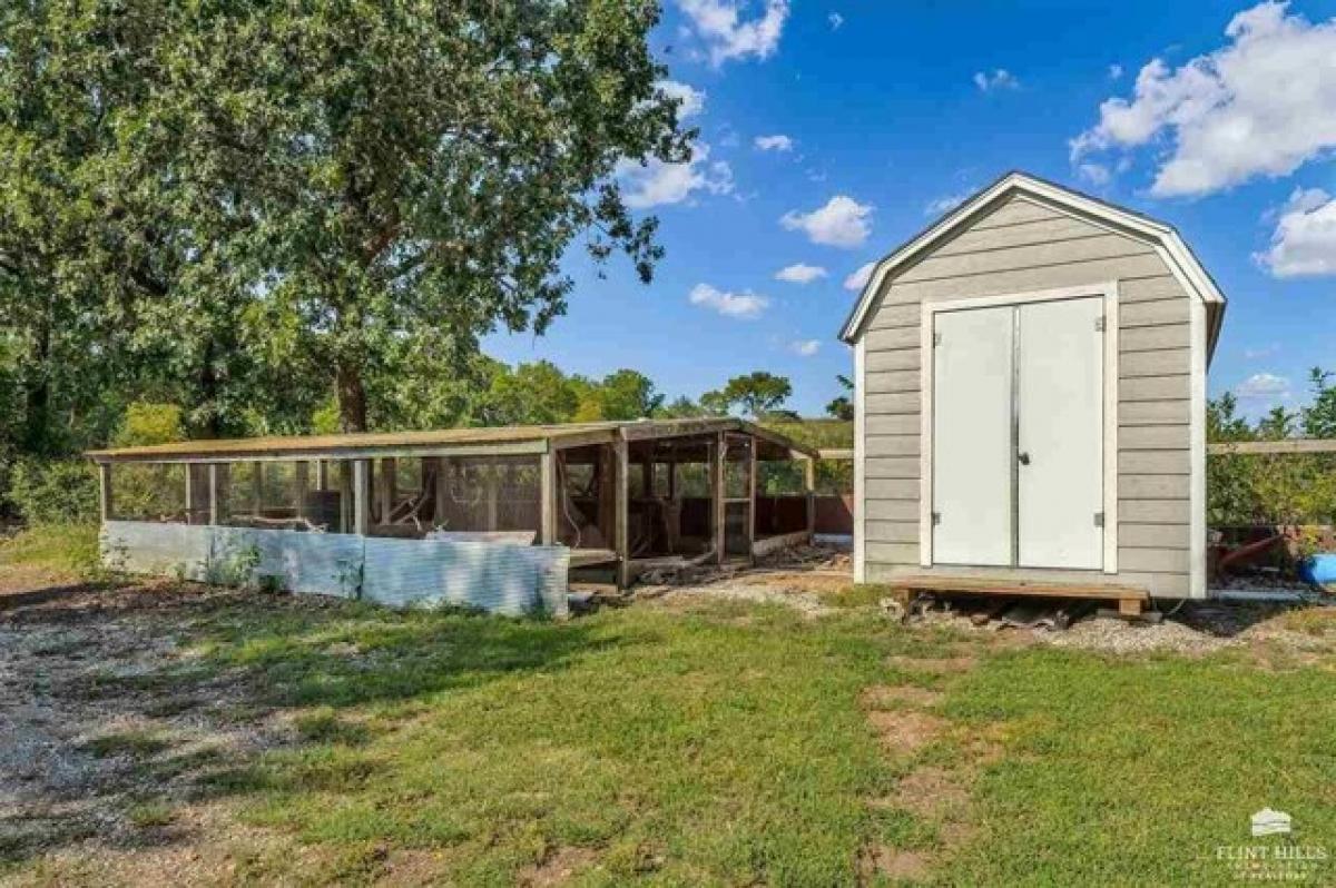 Picture of Home For Sale in Havensville, Kansas, United States