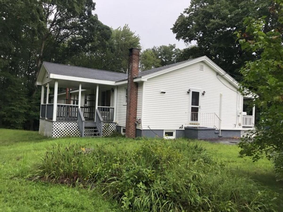 Picture of Home For Sale in Sanford, Maine, United States