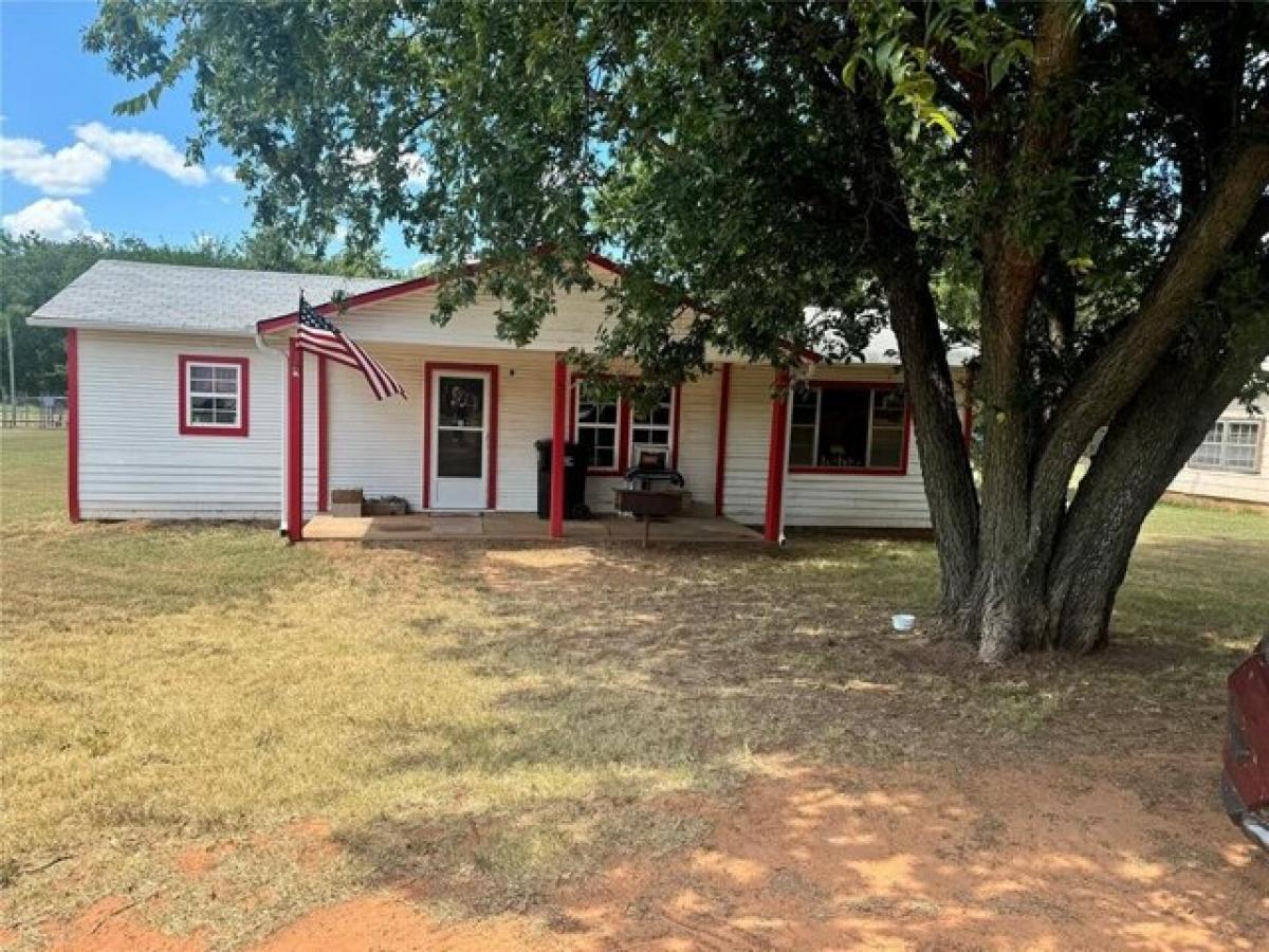 Picture of Home For Sale in Wellston, Oklahoma, United States