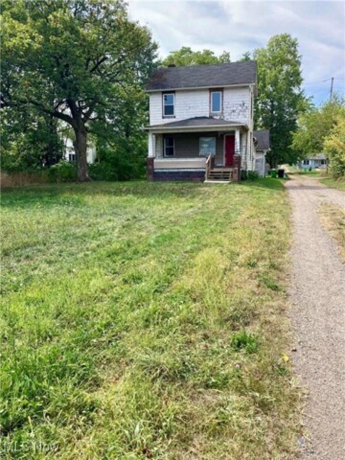 Picture of Home For Sale in Alliance, Ohio, United States