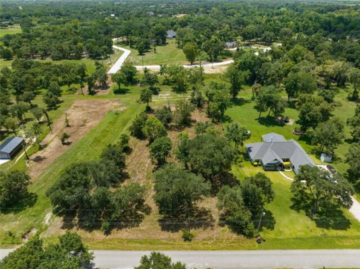 Picture of Residential Land For Sale in Alvin, Texas, United States