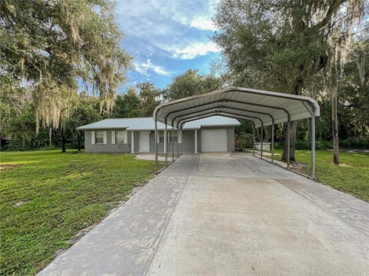 Picture of Home For Sale in Lake Panasoffkee, Florida, United States