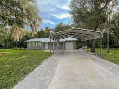 Home For Sale in Lake Panasoffkee, Florida