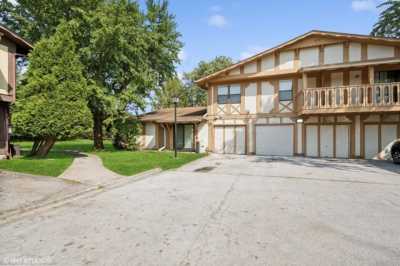 Home For Sale in Country Club Hills, Illinois