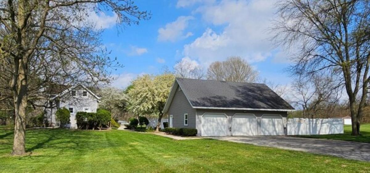 Picture of Home For Sale in La Porte, Indiana, United States