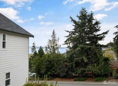 Home For Sale in Oak Harbor, Washington