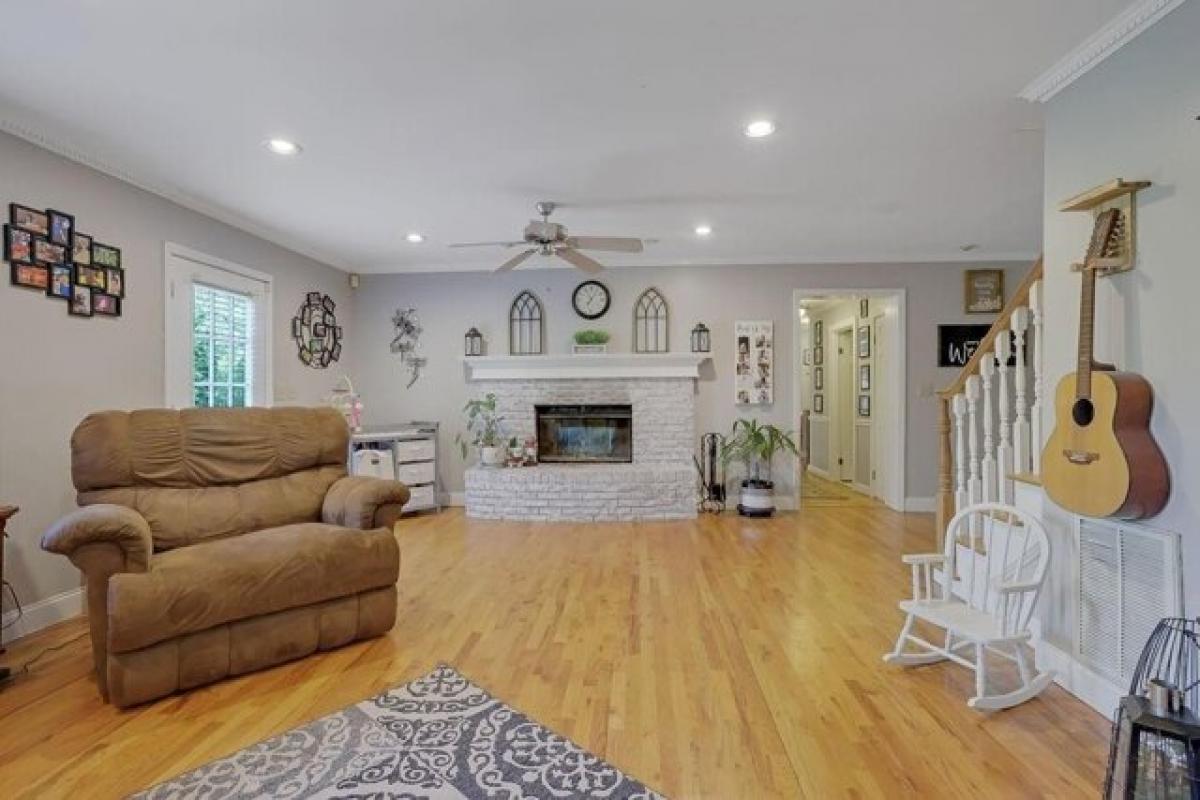 Picture of Home For Sale in Snellville, Georgia, United States