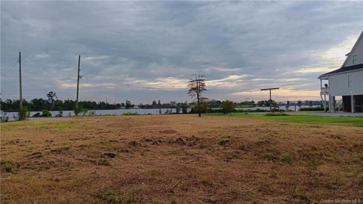 Picture of Residential Land For Sale in Lake Charles, Louisiana, United States