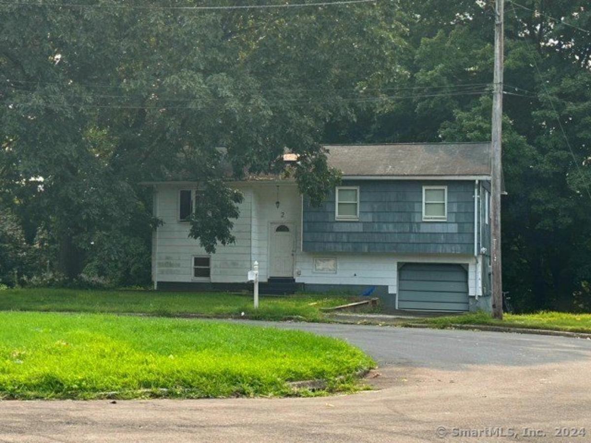 Picture of Home For Sale in Hamden, Connecticut, United States