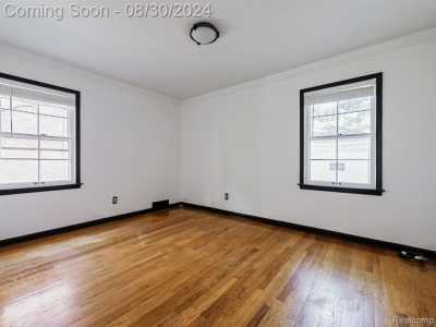 Home For Rent in Grosse Pointe Park, Michigan