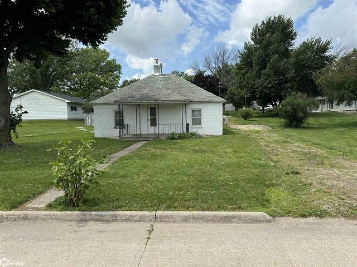 Picture of Home For Sale in Clarinda, Iowa, United States