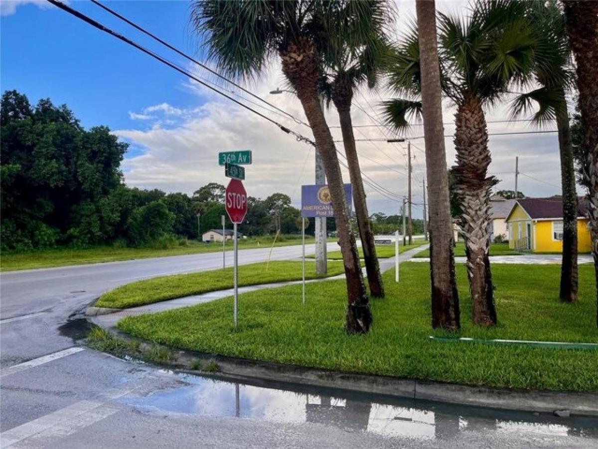 Picture of Residential Land For Sale in Vero Beach, Florida, United States