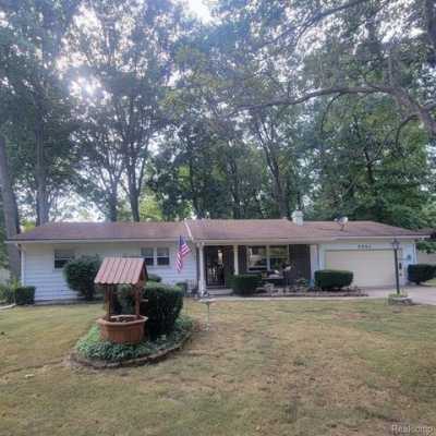 Home For Sale in Fort Gratiot, Michigan