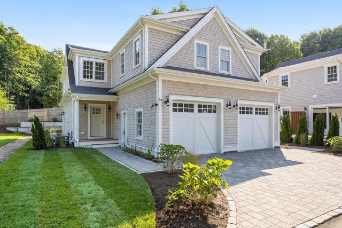 Picture of Home For Sale in North Falmouth, Massachusetts, United States