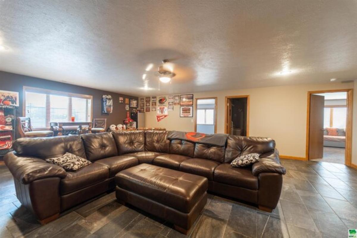 Picture of Home For Sale in Vermillion, South Dakota, United States