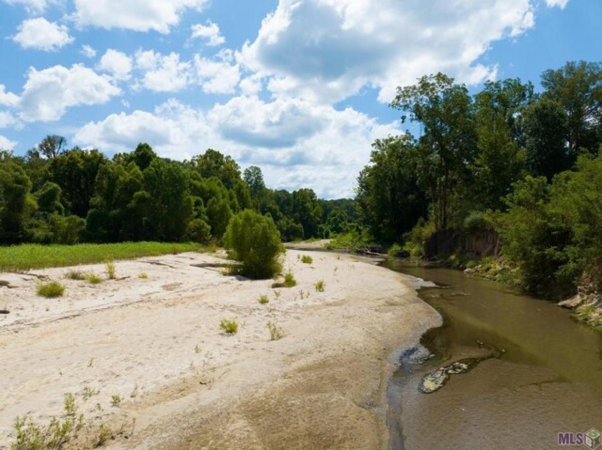 Picture of Residential Land For Sale in Saint Francisville, Louisiana, United States