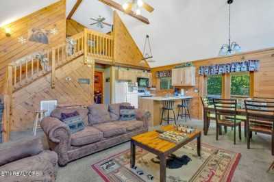 Home For Sale in Pigeon Forge, Tennessee