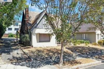 Home For Sale in Walnut Creek, California