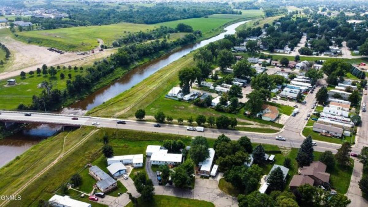 Picture of Residential Land For Sale in Mandan, North Dakota, United States