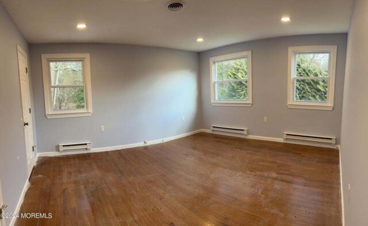 Picture of Home For Rent in Whiting, New Jersey, United States