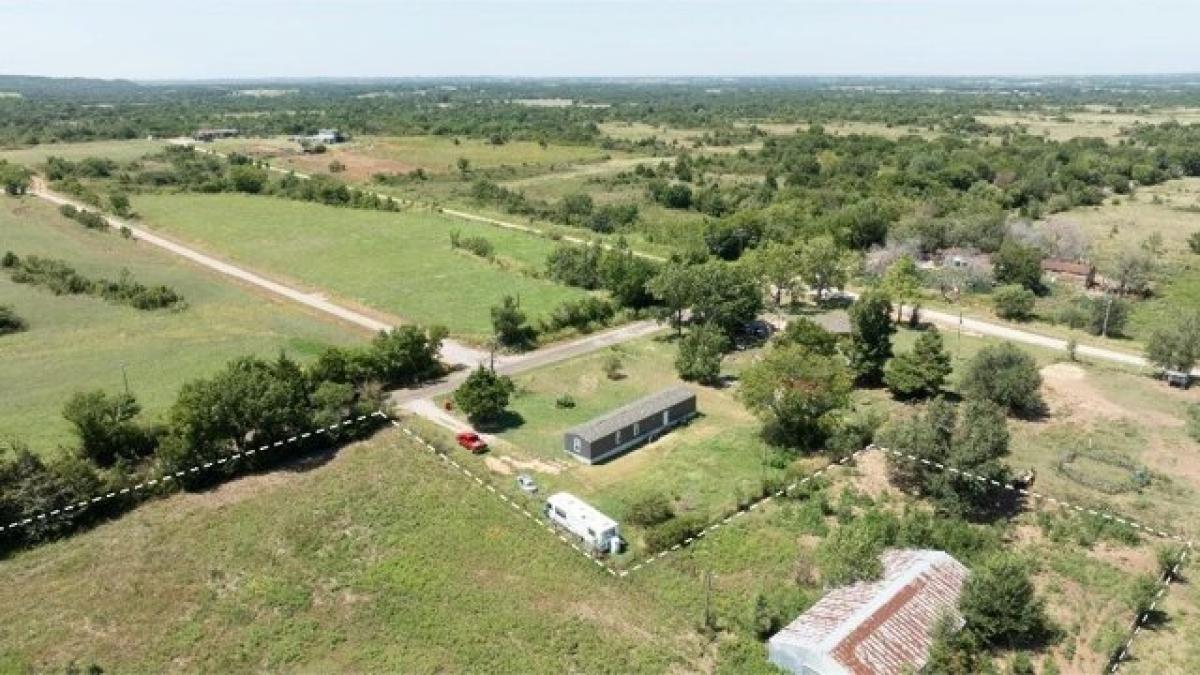 Picture of Residential Land For Sale in Elmore City, Oklahoma, United States