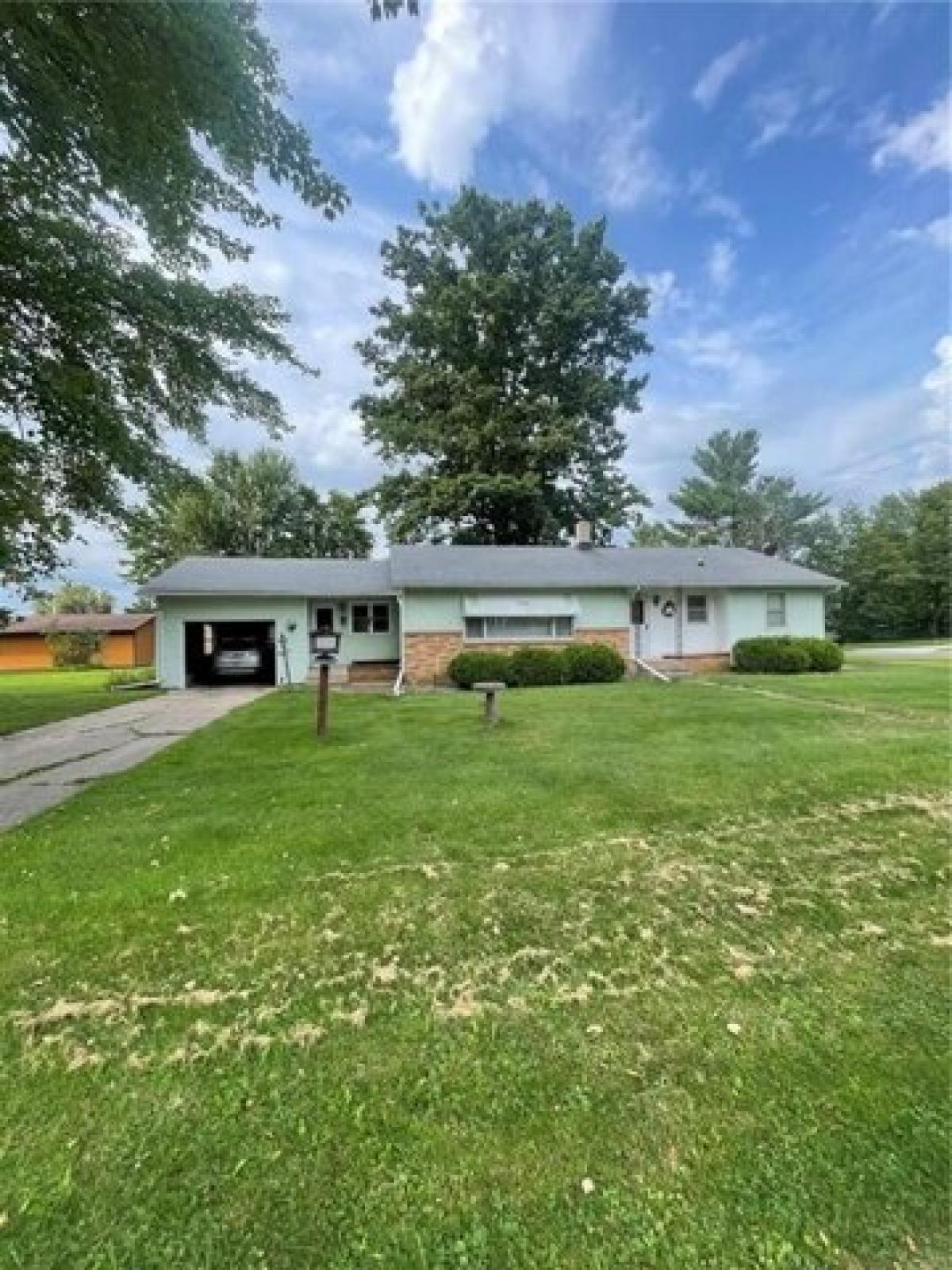 Picture of Home For Sale in Cornell, Wisconsin, United States