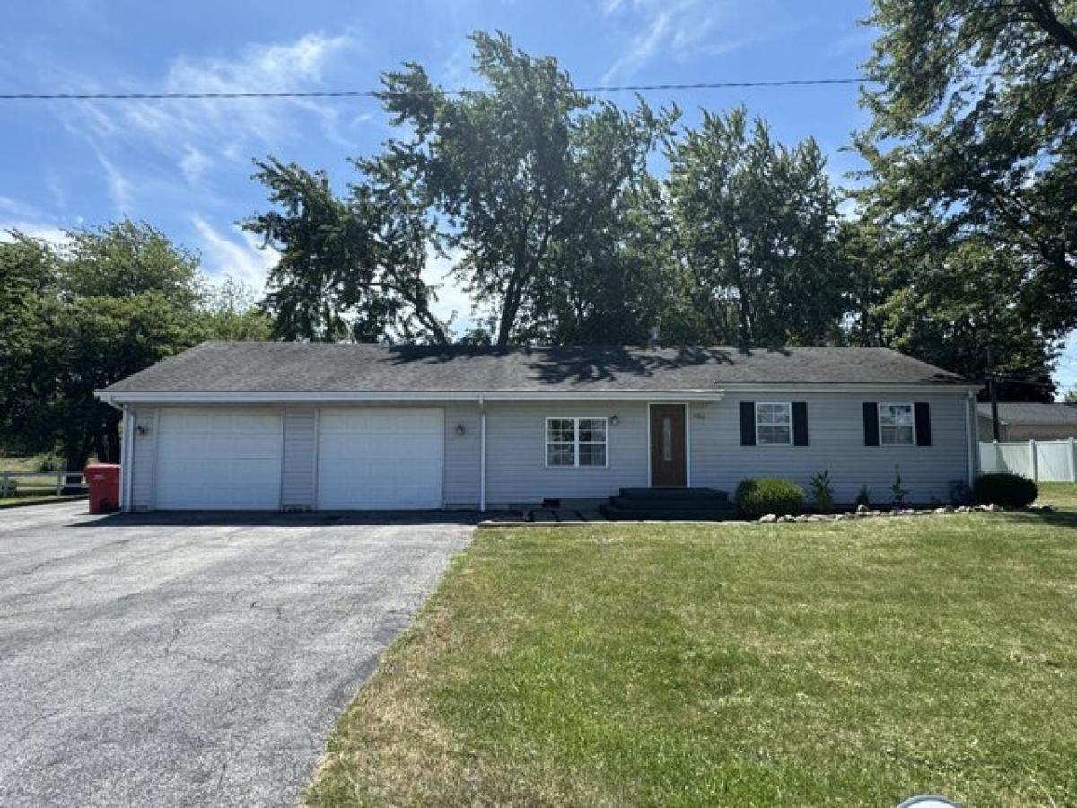 Picture of Home For Sale in Cedar Lake, Indiana, United States