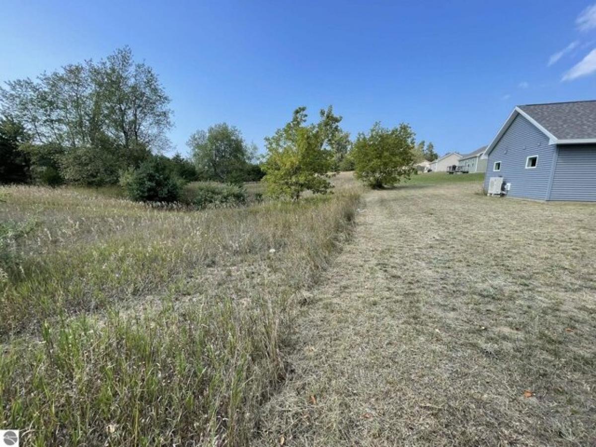 Picture of Home For Sale in Maple City, Michigan, United States