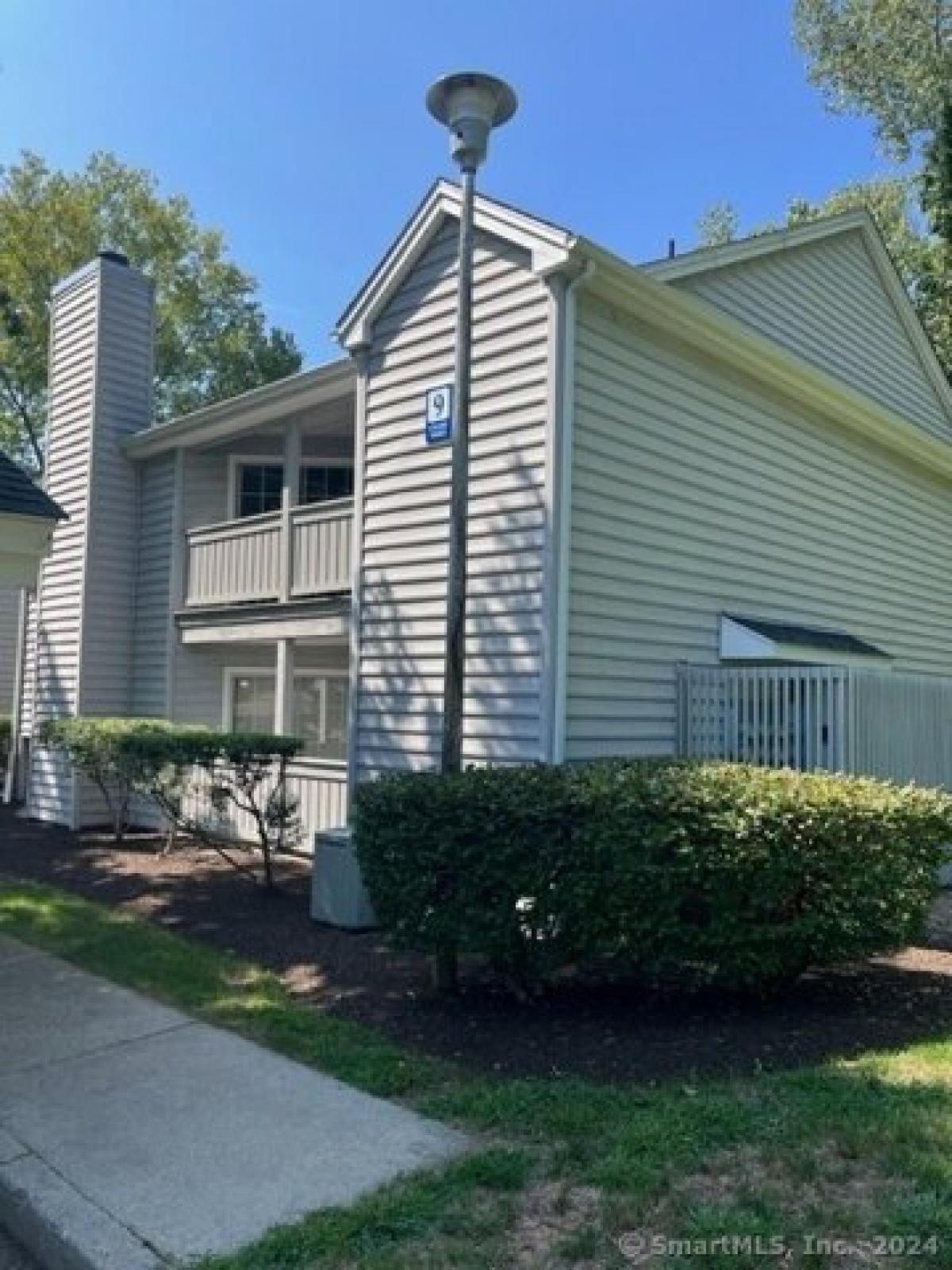 Picture of Home For Sale in Groton, Connecticut, United States