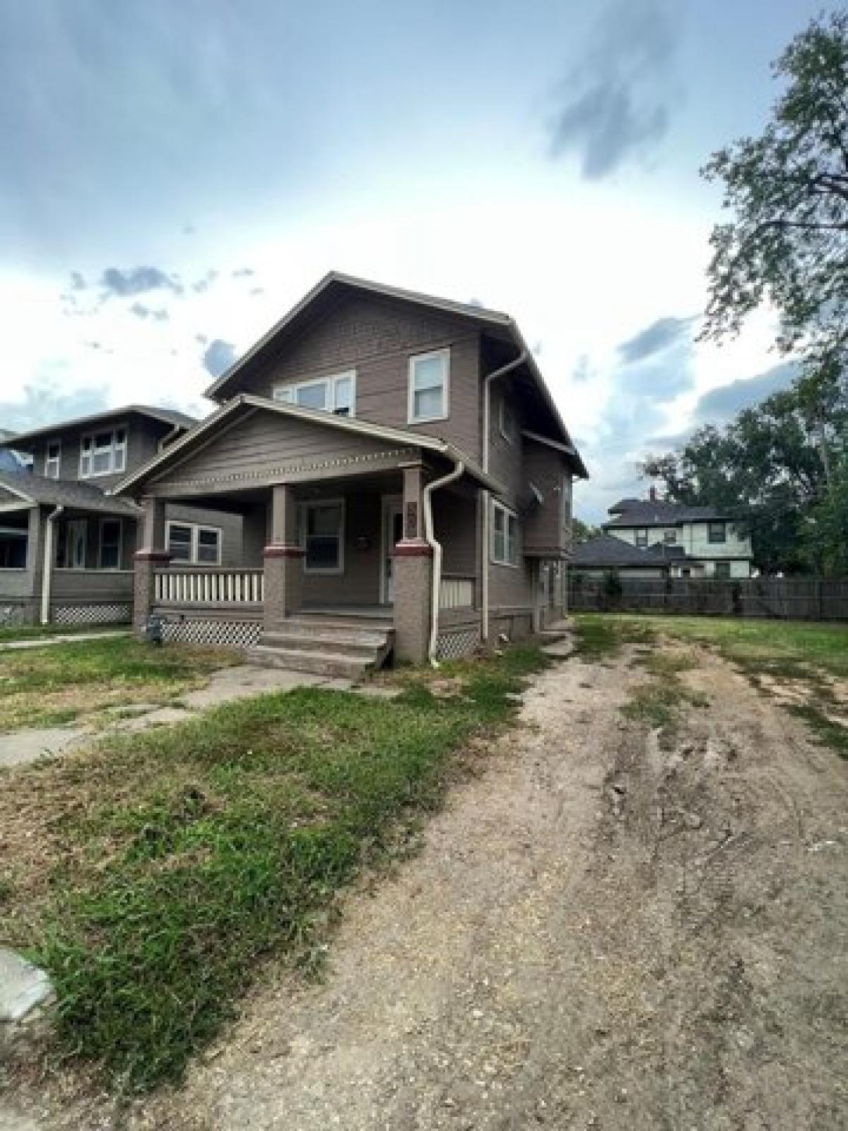 Picture of Home For Sale in Salina, Kansas, United States